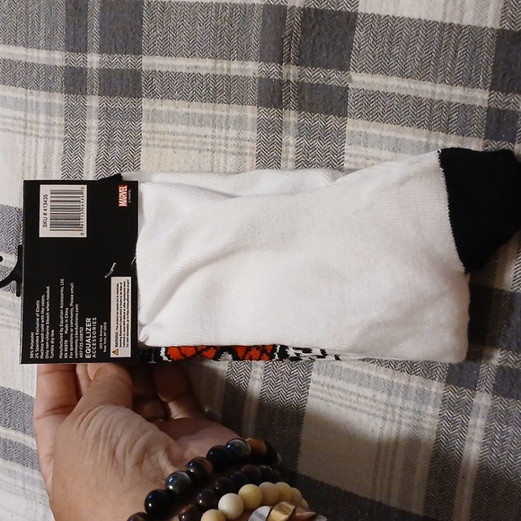 NWT Marvel Spiderman Unisex Crew Socks 9-13 - Picture 4 of 5